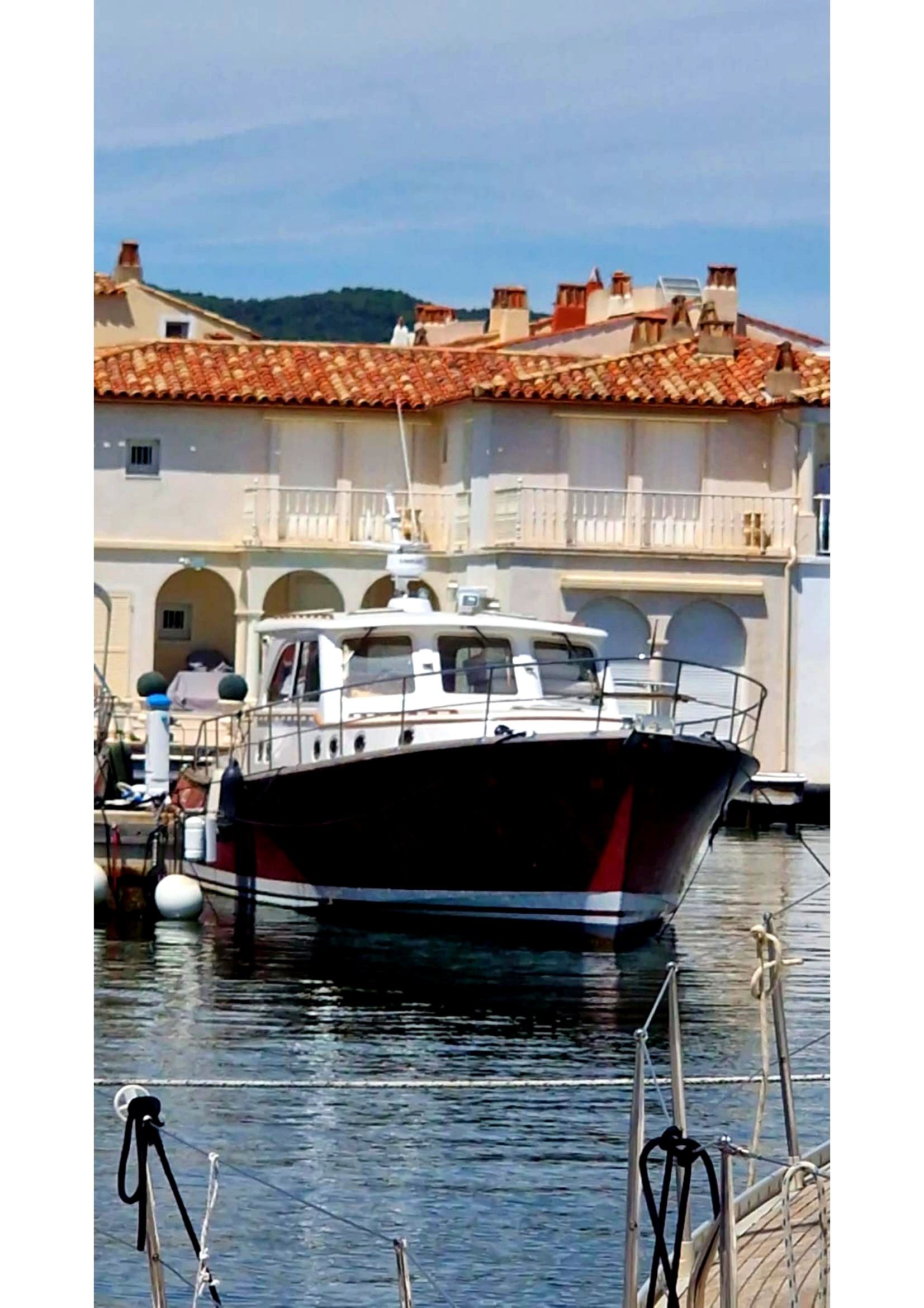 Vue de la proue — Port Grimaud